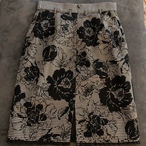 Ella Rose skirt with ruffled hem - size 4